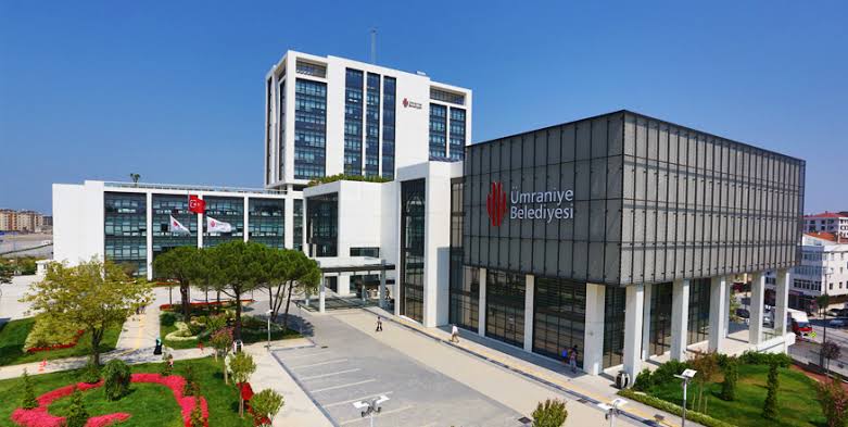 Vatandaş İlim Yayma Vakfı’ Ümraniye Belediyesi için nasıl bir ayrıcalığa sahip” diye sordu.