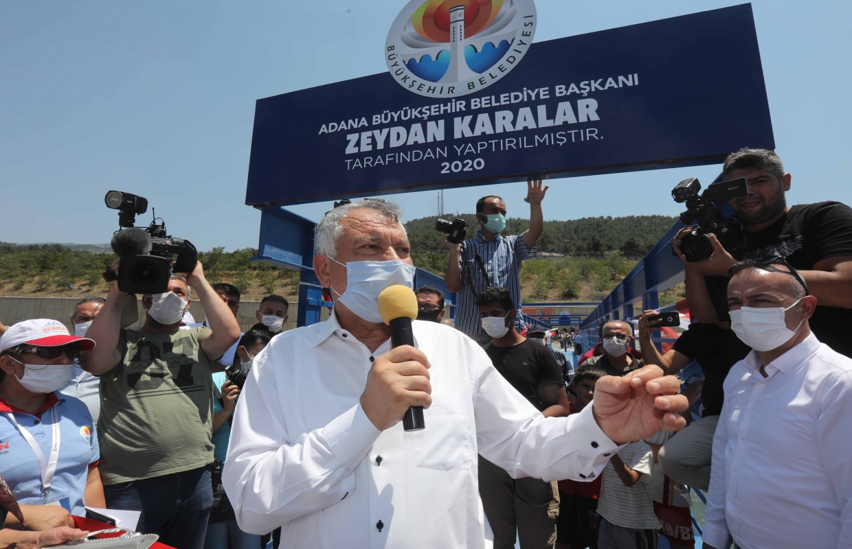 Her koşulda halka hizmet sürüyor   Büyükşehir Pozantı’da az zamanda büyük işler yaptı