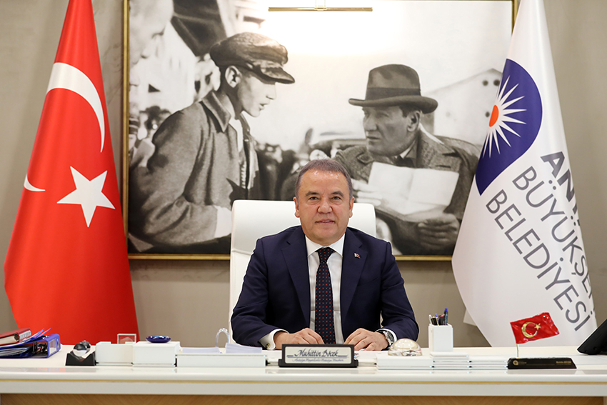 BAŞKAN BÖCEK’TEN CEZAEVİNDEN YÜREK BURKAN MEKTUP: "12 İLAÇTAN 22 İLACA ÇIKTIM, HAYATİ MESELE"
