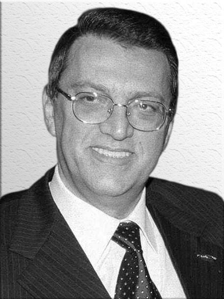 MESUT YILMAZ KİMDİR?