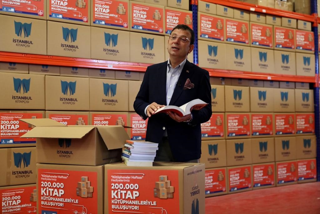 İBB, 2 BİN 317 KÜTÜPHANEYE 200.000 KİTABIN DAĞITIMINA BAŞLADI