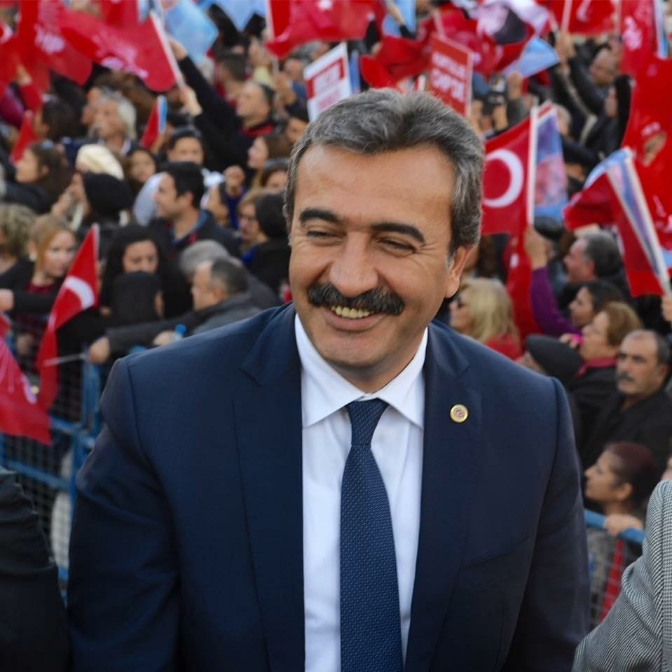 ÇUKUROVA’NIN SEVİLEN BAŞKANI SONER ÇETİN KİMDİR