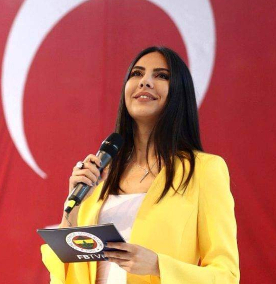 DİLAY KEMER KİMDİR?