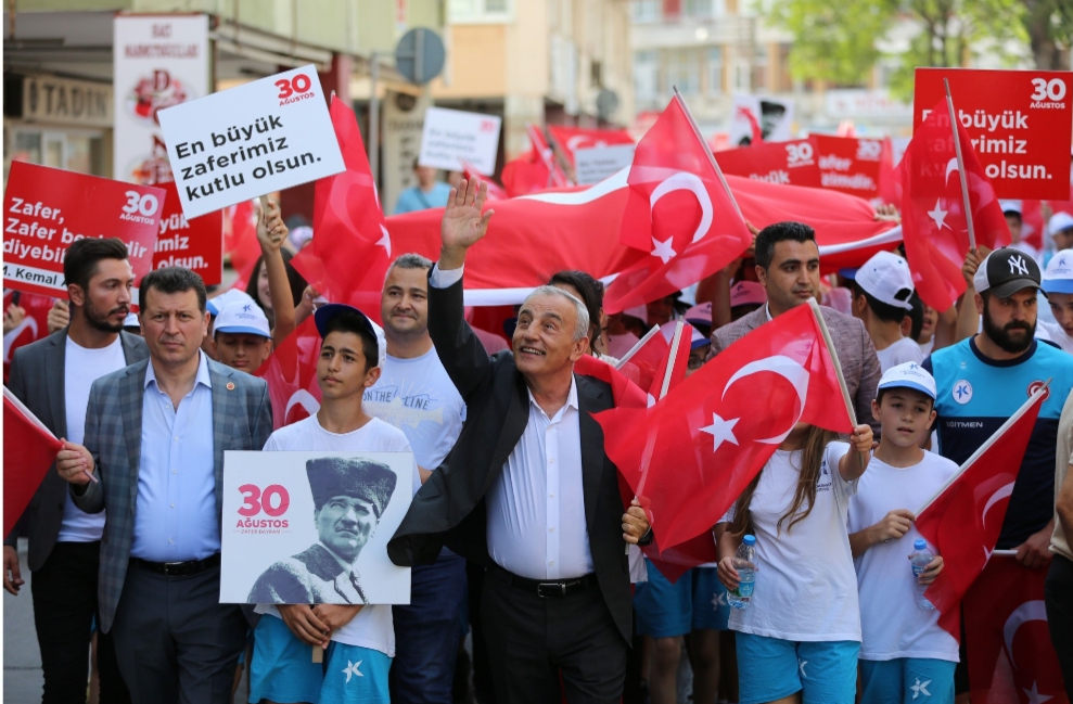 Küçükçekmece’deki çocuk parkı Başkan Çebi’nin başını ağrıttı