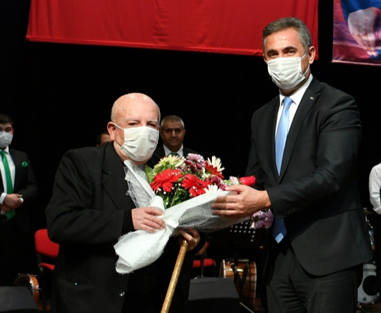 Öğretmen Başkana Öğretmenler Günü’nde Sürpriz Kutlama