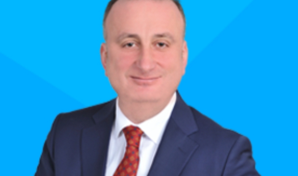 CHP’li Sinop Belediye Başkanı  Barış Ayhan: 25 Kasım Kadına Yönelik Şiddete Karşı Uluslararası Mücadele Günü münasebetiyle bir mesaj yayınladı.