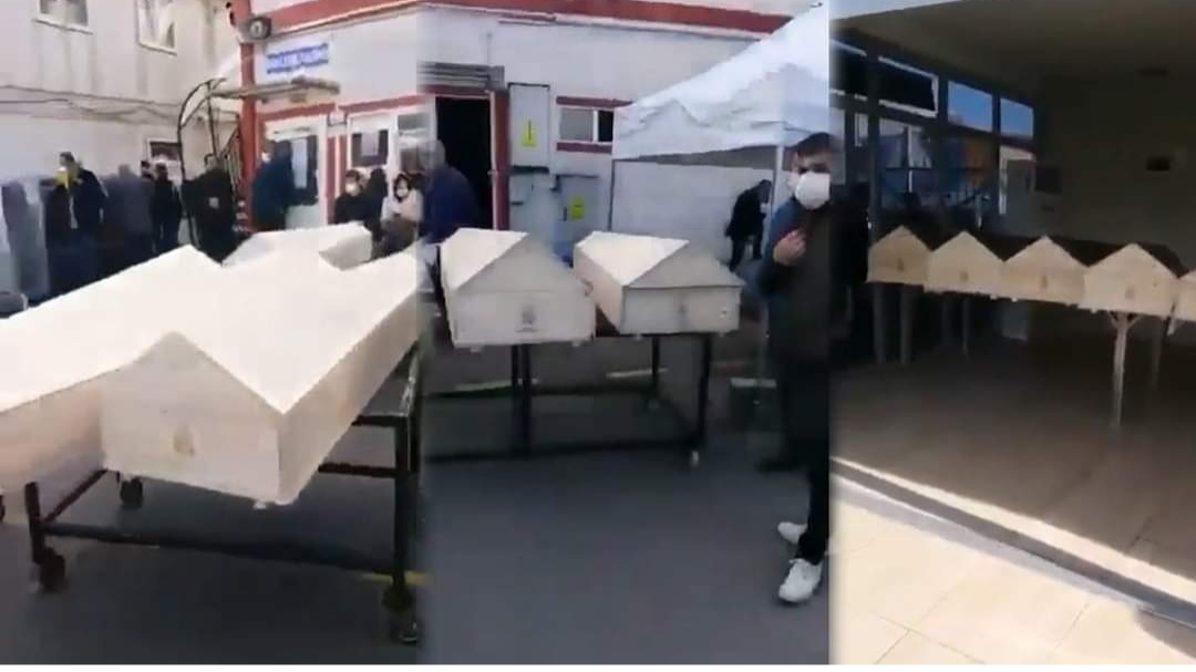 Korkunç manzara: Küçükçekmece’de bulunan gasilhane önünde uzun kuyruklar oluştu