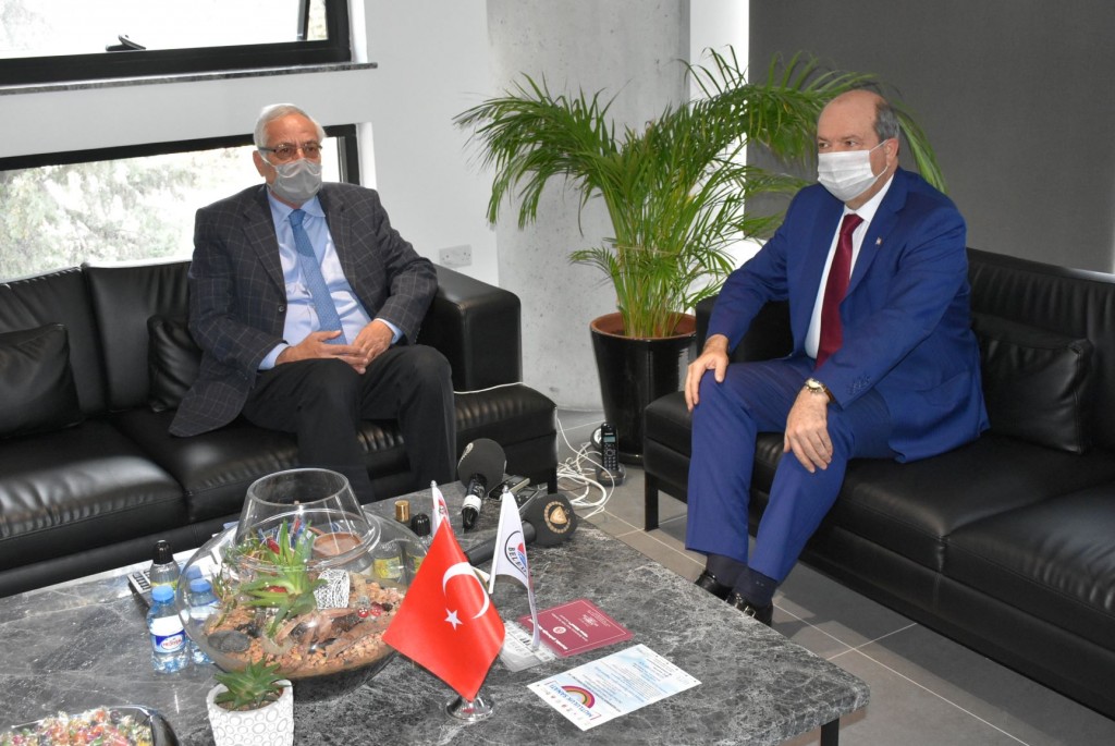 KKTC Cumhurbaşkanı Tatar Girne Belediyesi’ni ziyaret etti