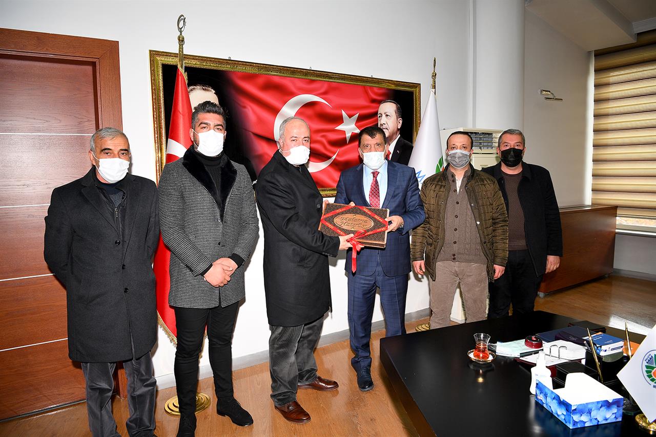 ŞİRE PAZARI YÖNETİMİNDEN BAŞKAN GÜRKAN’A TEŞEKKÜR ZİYARETİ