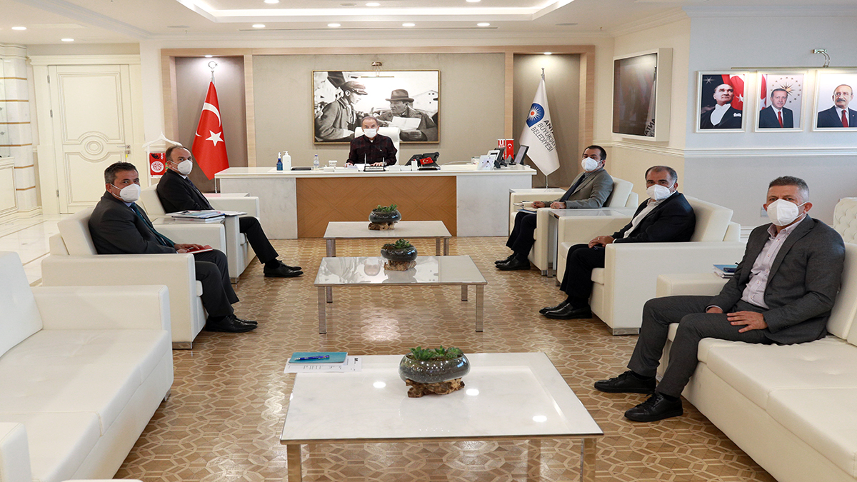 BAŞKAN BÖCEK DANIŞMANLARI İLE TOPLANTI YAPTI