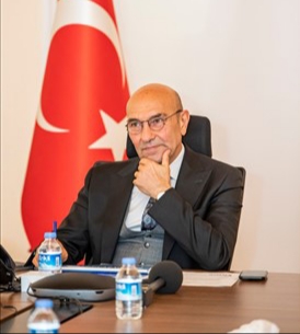 Esnaf Derneği Başkanı Semih Girgin: Kemeraltı projesine verdiği destek nedeniyle Başkan Tunç Soyer’e teşekkür etti.