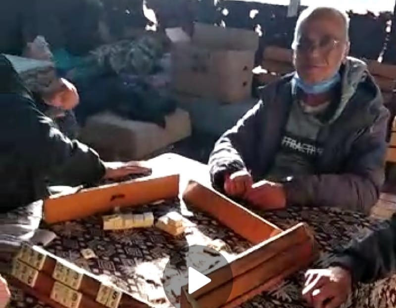 Köyceğiz’de yapılan operasyonda kumar oynatılan bir kahvehaneye baskın düzenlendi