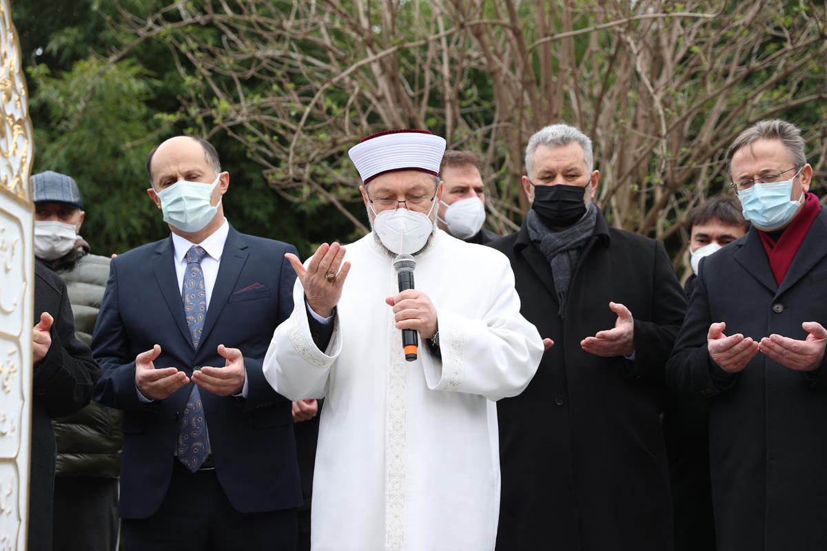 Diyanet İşleri Başkanı Erbaş, Karpat’ı anma programına katıldı