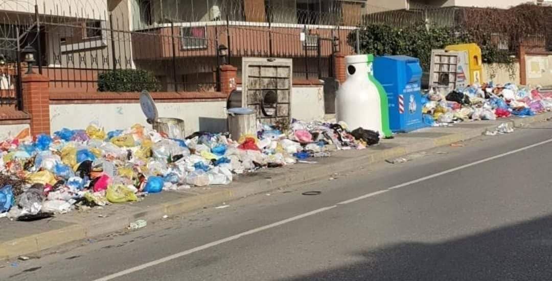 EKREM İMAMOĞLU DEVREDE: MALTEPE’DE HALK SAĞLIĞI İÇİN ÇÖPLERİ İBB TOPLUYOR