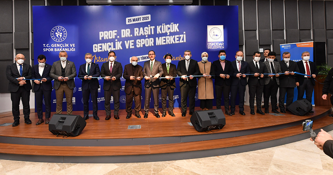 GENÇLİK VE SPOR BAKANIMIZ MEHMET KASAPOĞLU TEMELİNİ ATTIĞI PROF. DR. RAŞİT KÜÇÜK GENÇLİK VE SPOR MERKEZİ’NİN AÇILIŞINI YAPTI