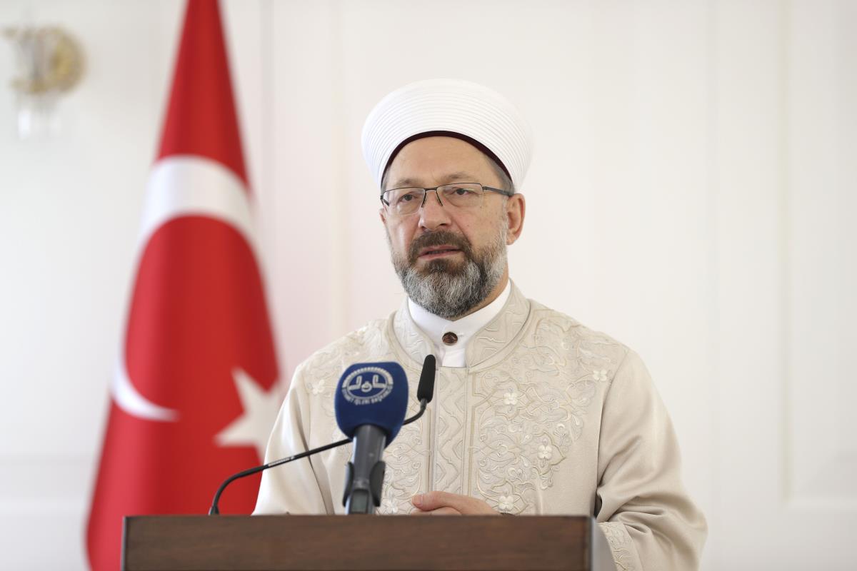 Diyanet İşleri Başkanı Erbaş: “İslamofobi’ye karşı İslam’ı doğru tanıtmalıyız”