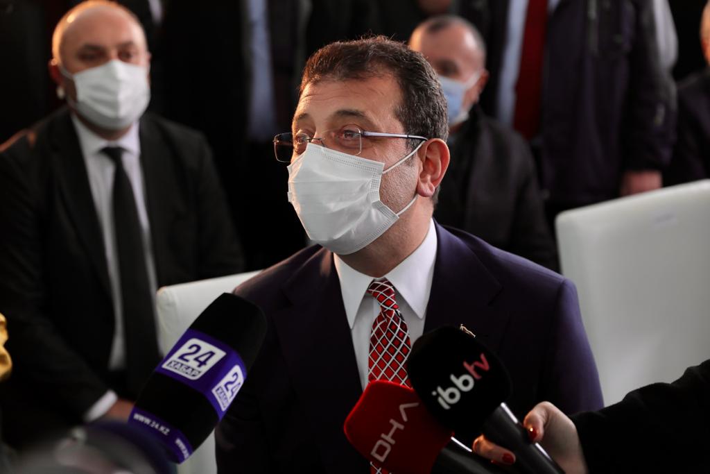 İMAMOĞLU’NDAN “EDİRNEKAPI ŞEHİTLİĞİ” AÇIKLAMASI: “ACILARIMIZI PAYLAŞTIK; KİMSE MİLLİ DUYGULAR ÜZERİNDEN BENİMLE BU TARZ BİR İLİŞKİYE GİRMEYE KALKMASIN”