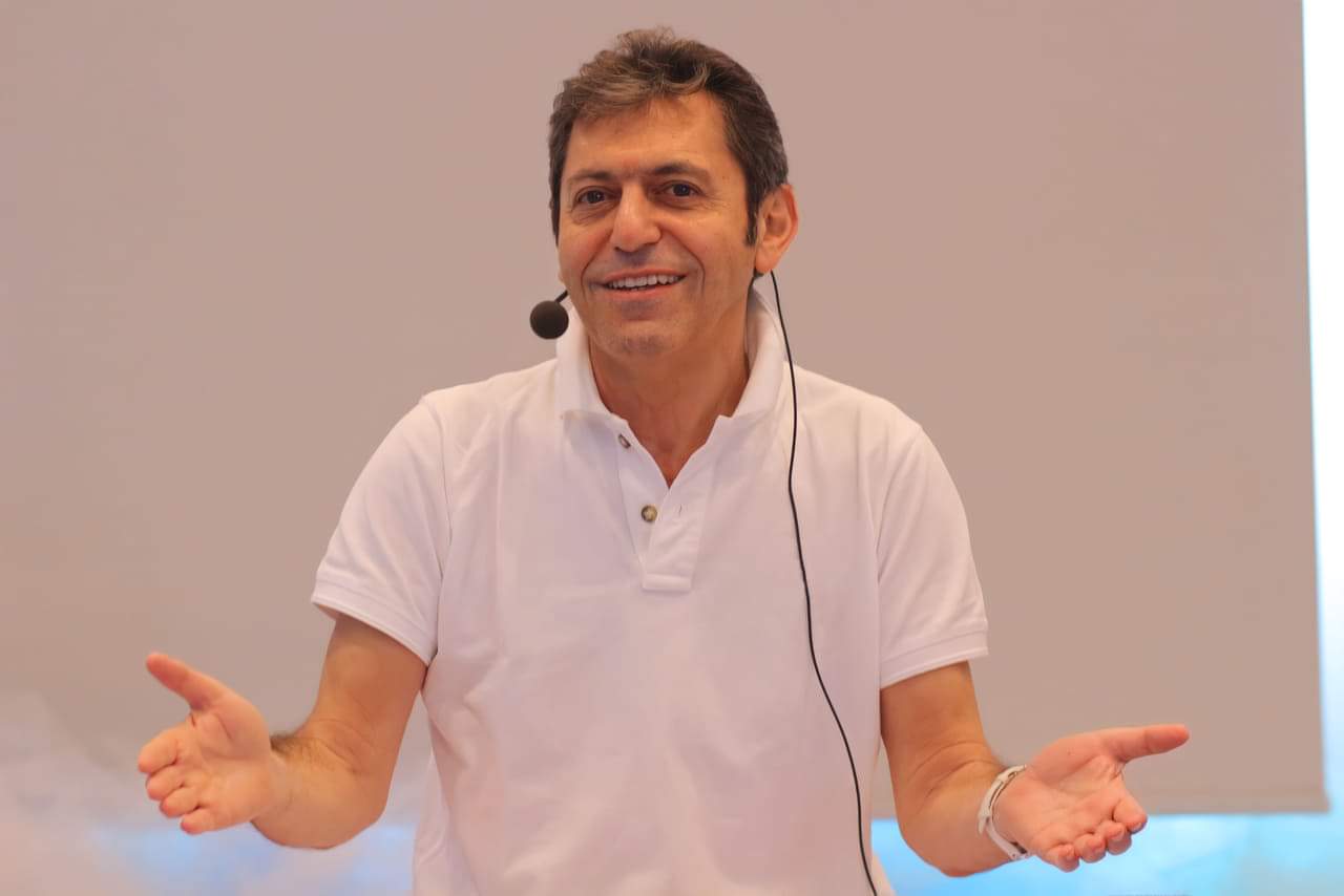 ULUSLARARASI YOGA FEDERASYON BAŞKANI  AKİF MANAF İLE SÖYLEŞİ