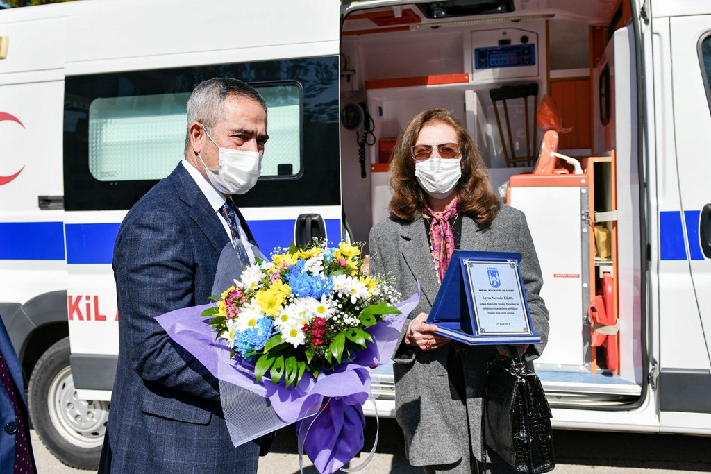 75 YAŞINDAKİ EMEKLİ ÖĞRETMEN NERMİN TURAN’DAN ÖRNEK BAĞIŞ