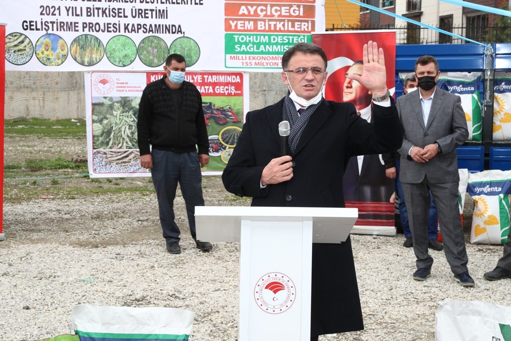 Zile’de Çiftçilere 23 Ton Tohum Dağıtıldı