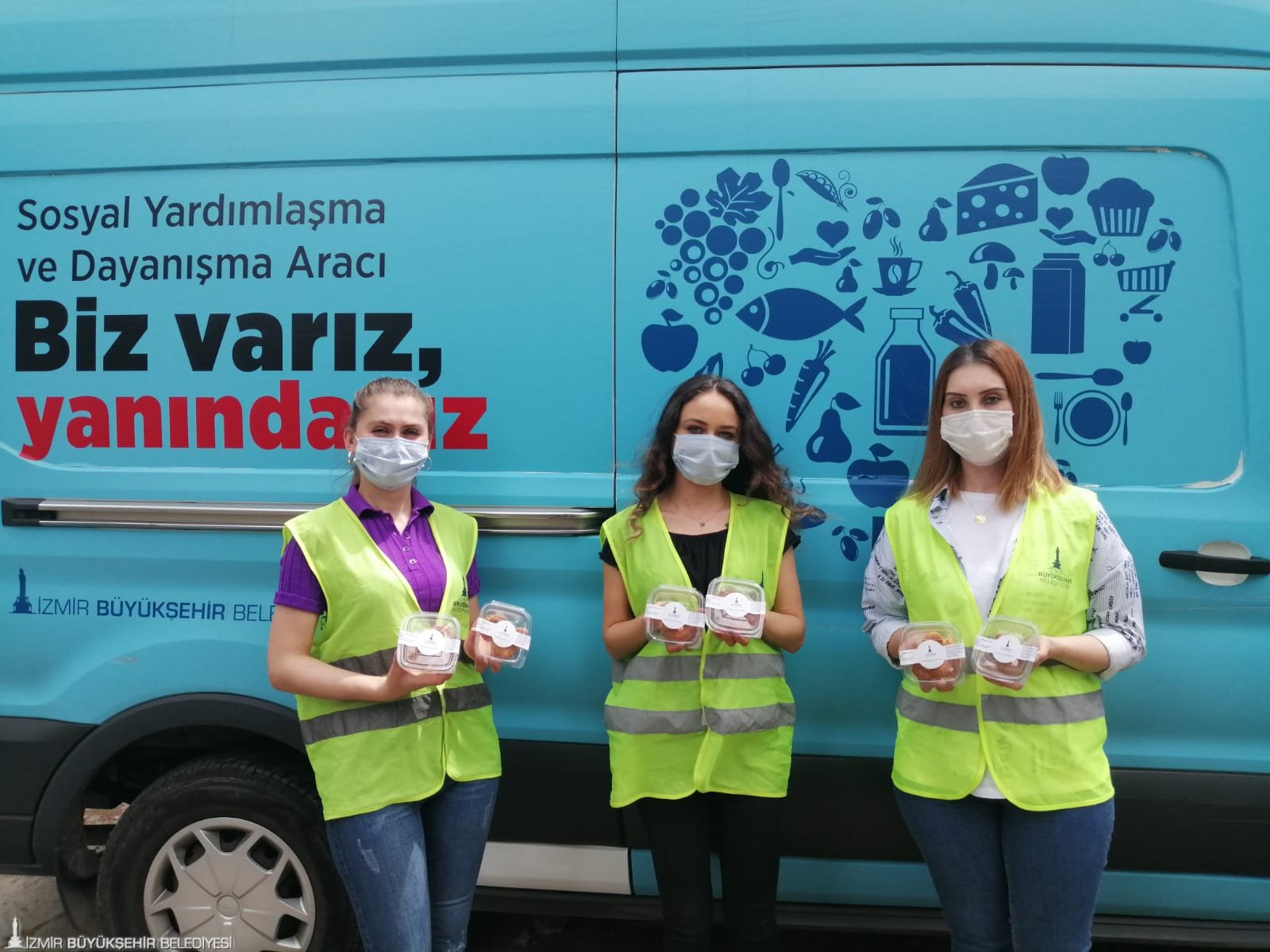 CHP’li İzmir Belediyesi iftar paketiyle birlikte kandil simidi dağıttı