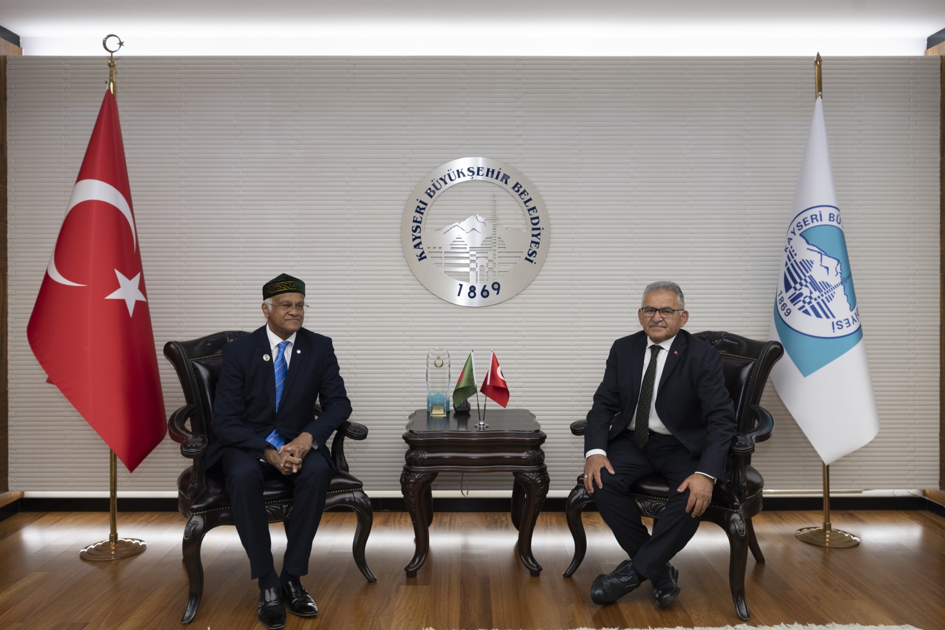 Başkan Büyükkılıç, Bangladeş Büyükelçisi'ni Ağırladı