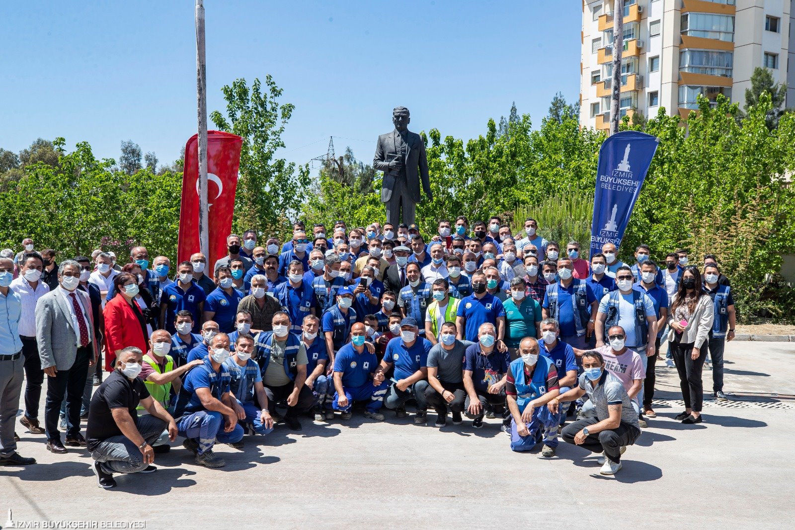 CHP’li Başkan Soyer’den sürpriz bayram kutlaması