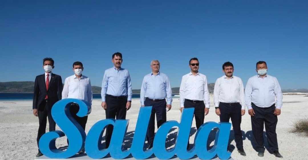 Bakan Kurum Burdur Valisi Ali Arslantaş’ı makamında ziyaret etti