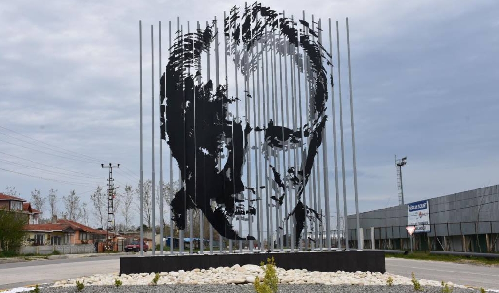 SARAY İLÇESİ ATATÜRK SİLÜETİNE KAVUŞTU