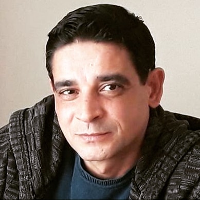 Üreten ve paylaşan herkesin 1 Mayıs işçi ve emekçi bayramı kutlu olsun