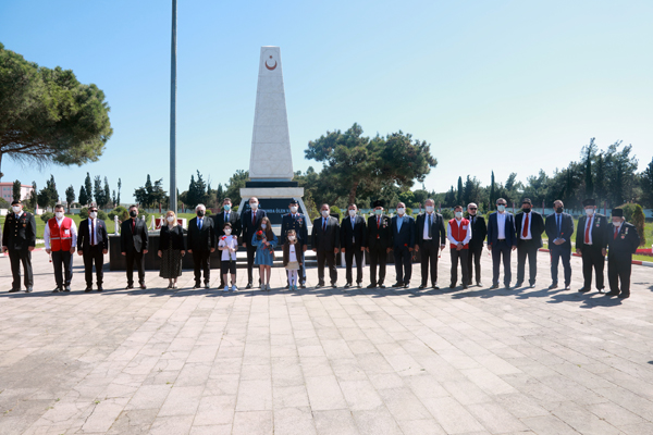 ŞEHİTLİKTE BAYRAMLAŞMA TÖRENİ DÜZENLENDİ