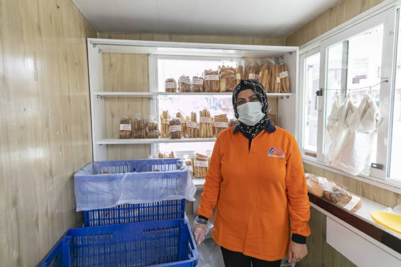 Halk Ekmek Büfeleri Hayırseverlerin Adresi Oldu