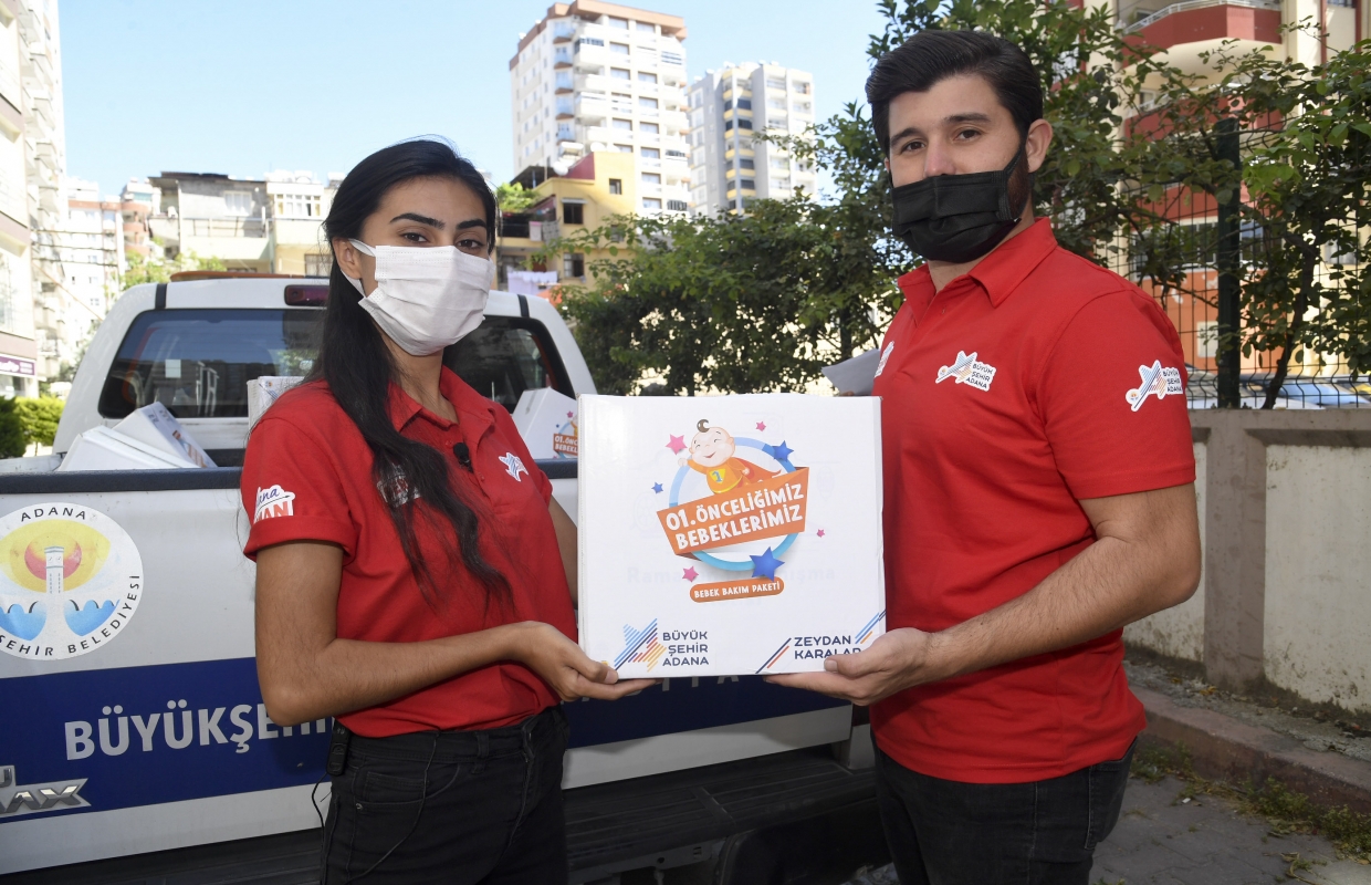 Büyükşehir’den ihtiyaç sahiplerine sosyal destek Alışveriş kartı ve bebek bakım seti dağıtıldı