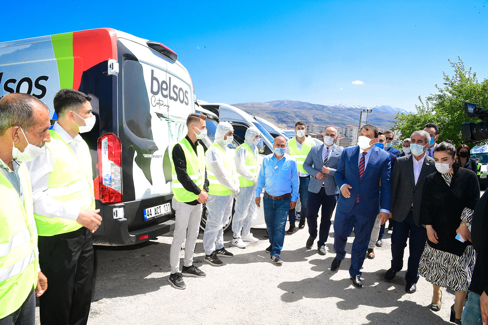 MALATYA BÜYÜKŞEHİR BELEDİYESİ İFTARDA VATANDAŞLARINI YALNIZ BIRAKMIYOR