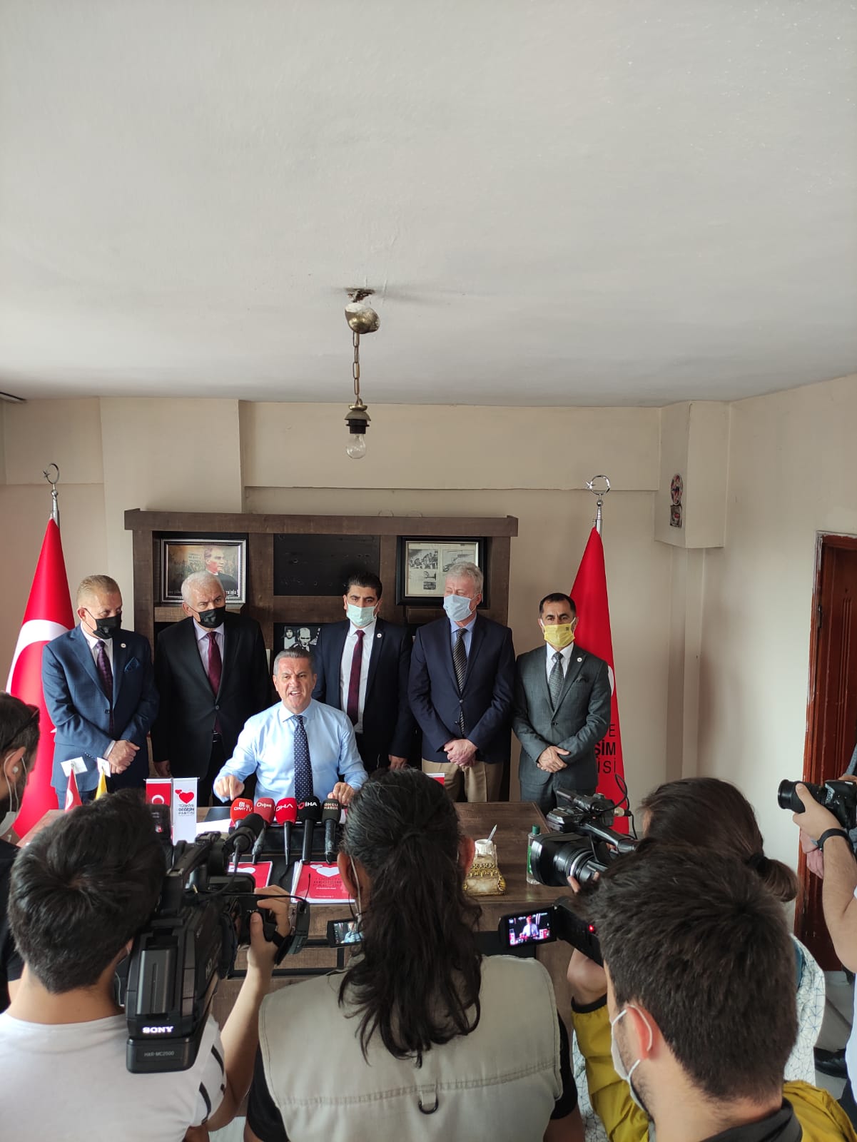 Sarıgül “İsrail’in Mescidi Aksa da ibadet edenlere yapığı saldırıyı şiddetle kınıyorum