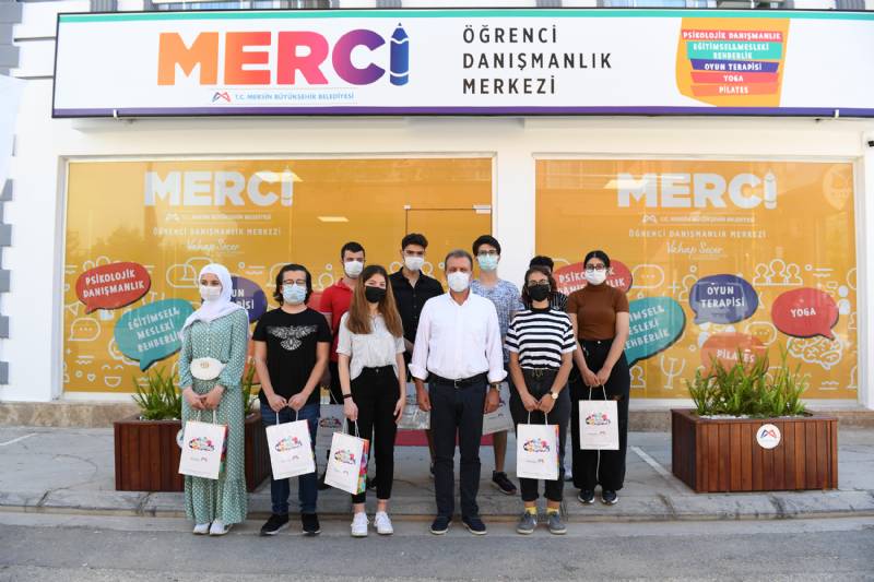 Mersin Belediye Başkanı CHP’li Seçer, Gençlerin Geleceğine Işık Tutan Merci’yi Ziyaret Etti