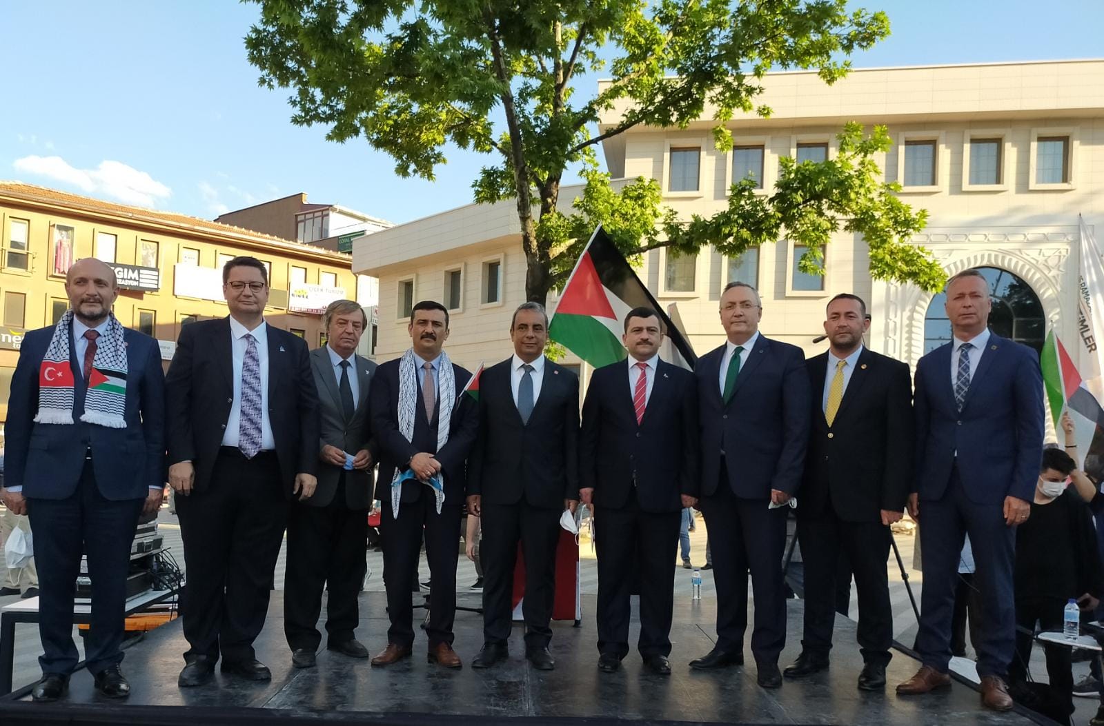 Bursa’da 10 Parti bir araya gelerek Filistin ve Doğu Türkistan’daki katliamları kınadı: