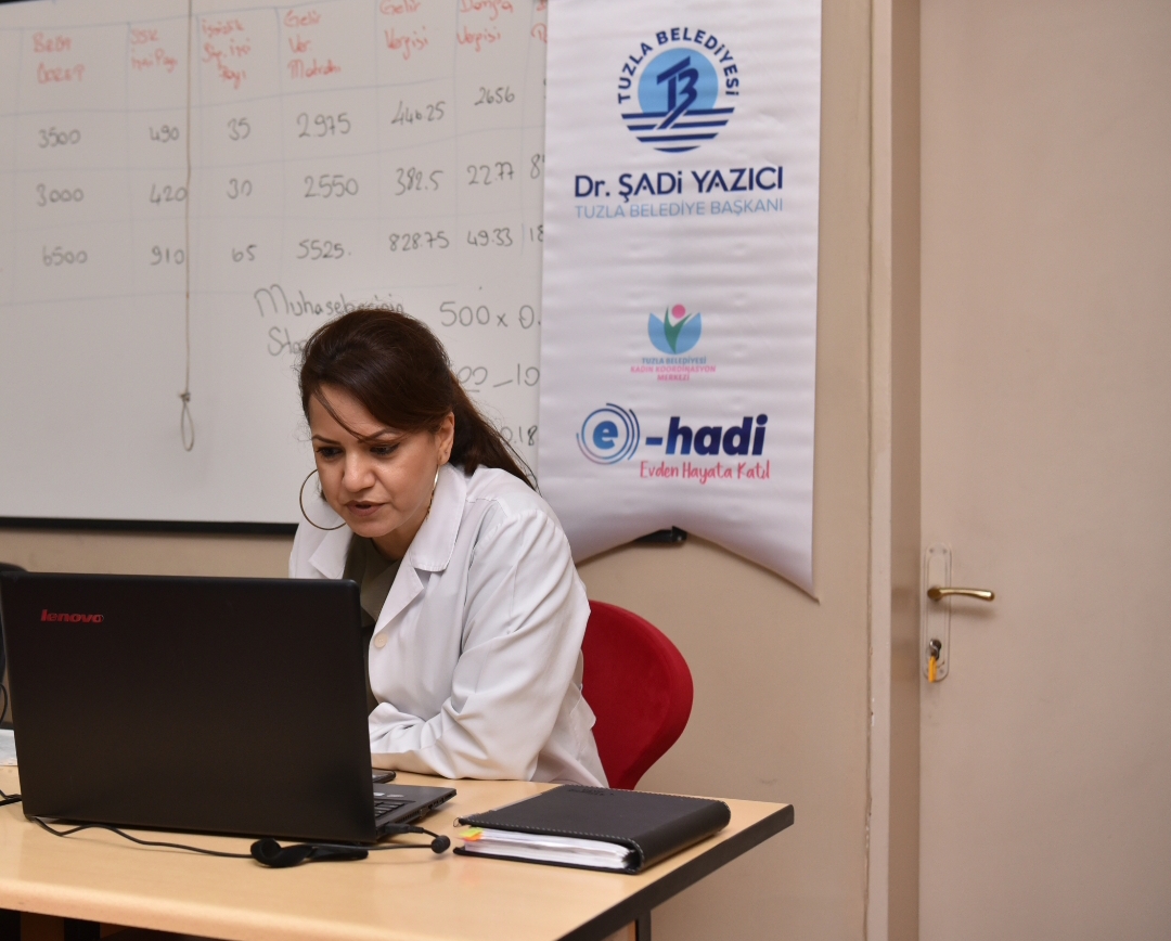 TUZLA’DA KADINLARA YÖNELİK ONLİNE EĞİTİM KURSLARI BAŞLADI