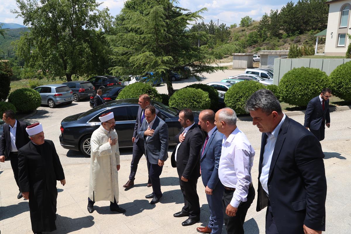 Erbaş Hafızlık ve Güzel Kur’an Okuma Enstitüsünü ziyaret etti,