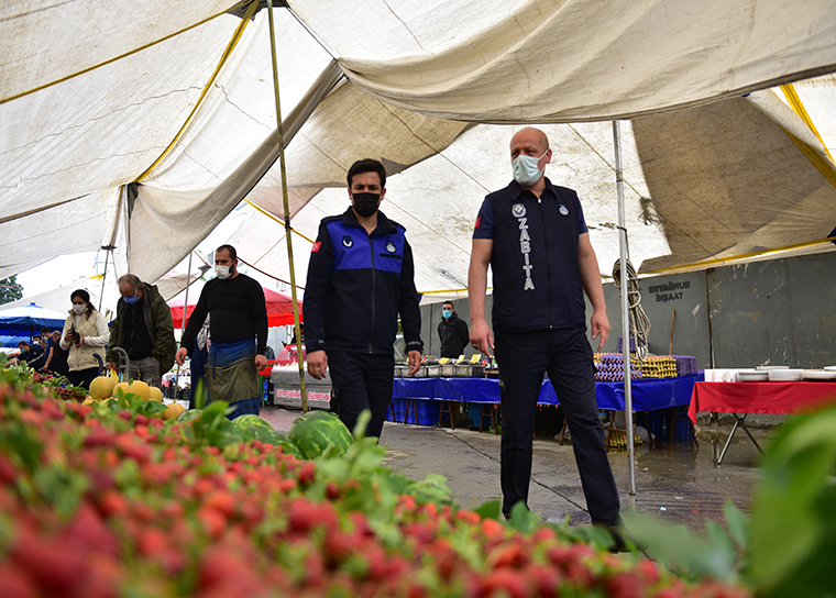 Tuzla Zabıtası Semt Pazarlarında Hijyen Ve Fiyat Denetimlerini Sürdürüyor