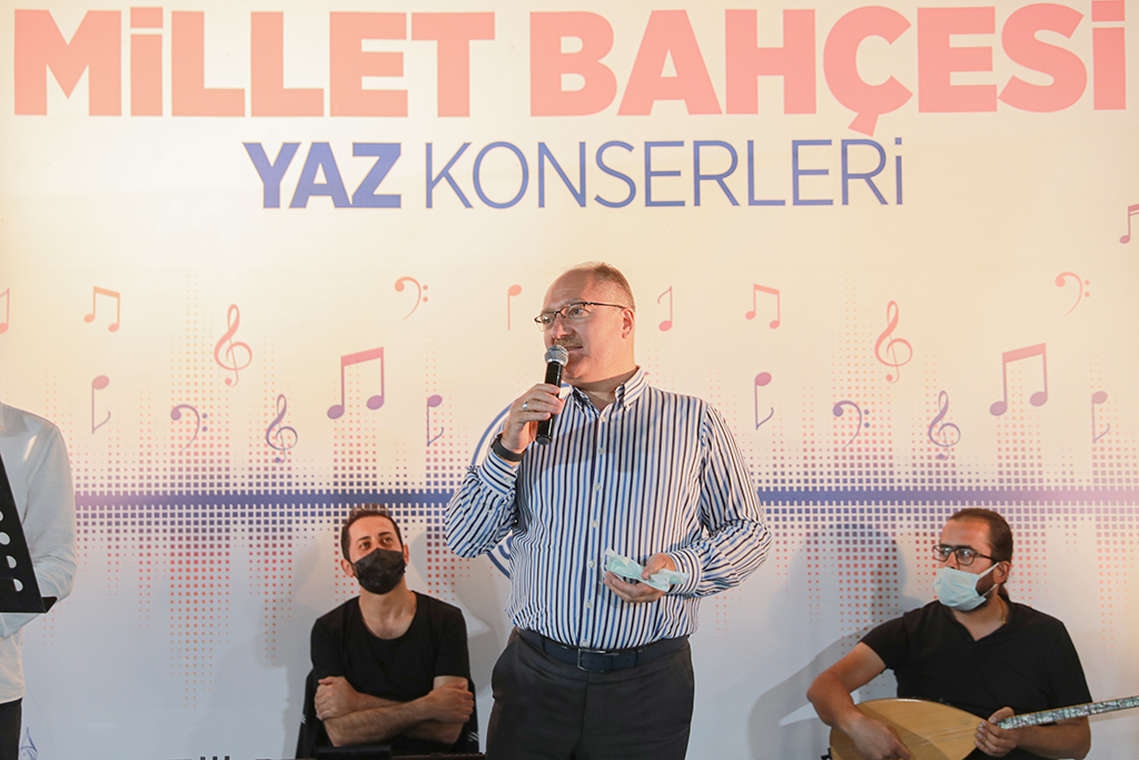 Sivas’ta Millet Bahçesi konserle açıldı