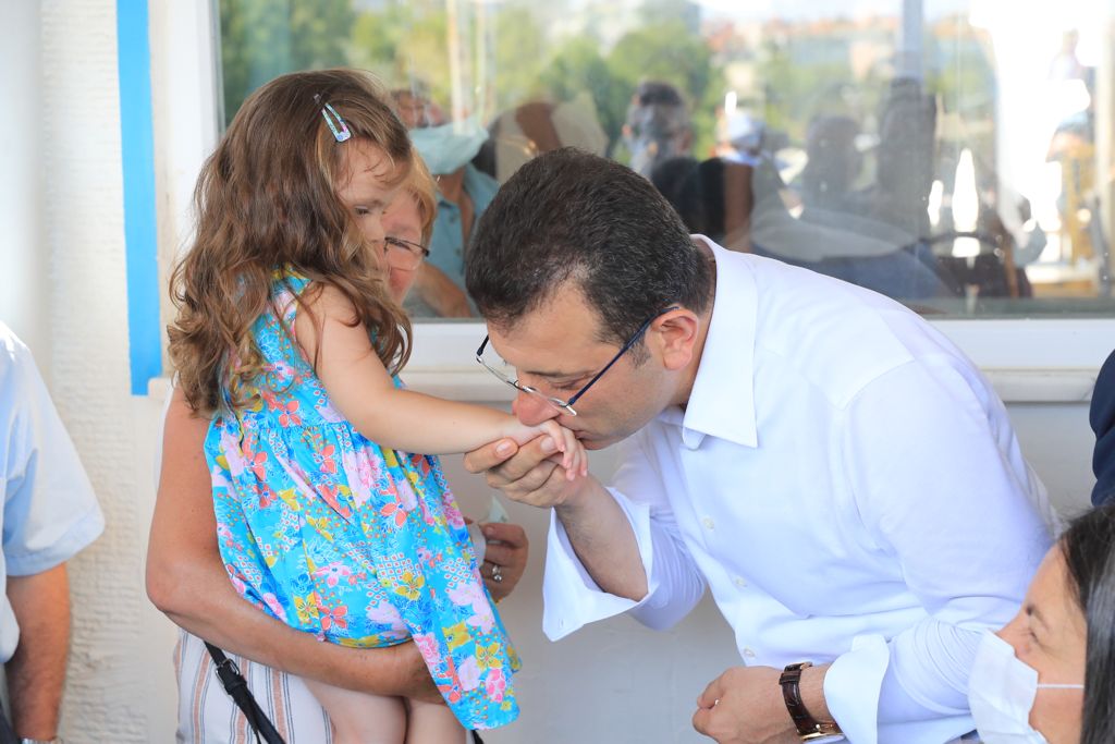 İBB’DEN ÇİFTÇİLERİN ARDINDAN BALIKÇILARA DESTEK BALIKÇILARDAN İMAMOĞLU’NA: “BİZE UMUT GETİRDİNİZ”