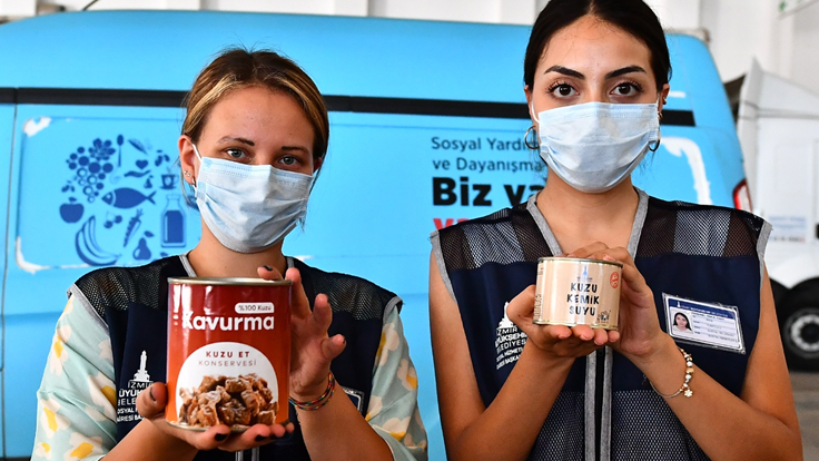 CHP’li İzmir Büyükşehir Belediyesi, Kurban Bayramı’nda Biz Varız dayanışmasını da harekete geçirdi.