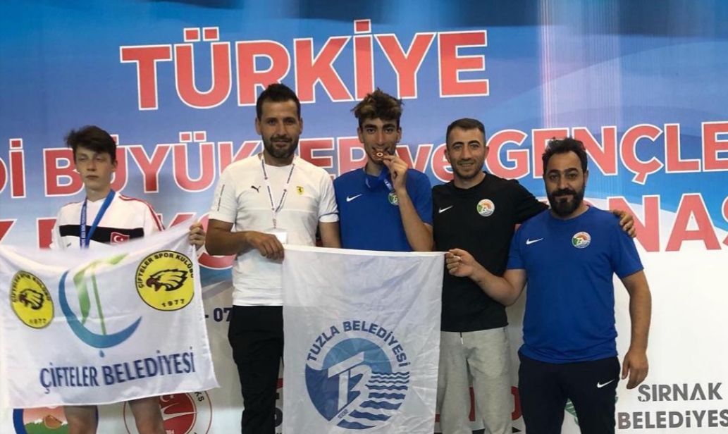 TÜRKİYE FERDİ KİCK BOKS ŞAMPİYONASI’NA TUZLA BELEDİYESİ SPORCULARI DAMGA VURDU