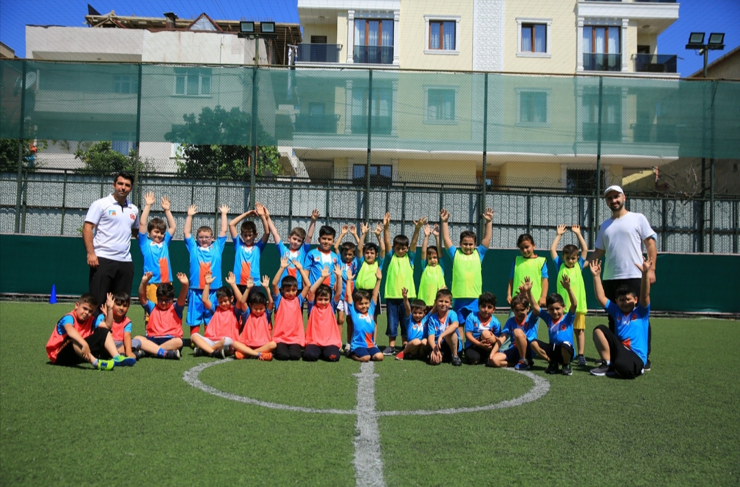 Çekmeköy Belediyesi Yaz Spor Okulları 1200 öğrencinin katılımıyla başladı