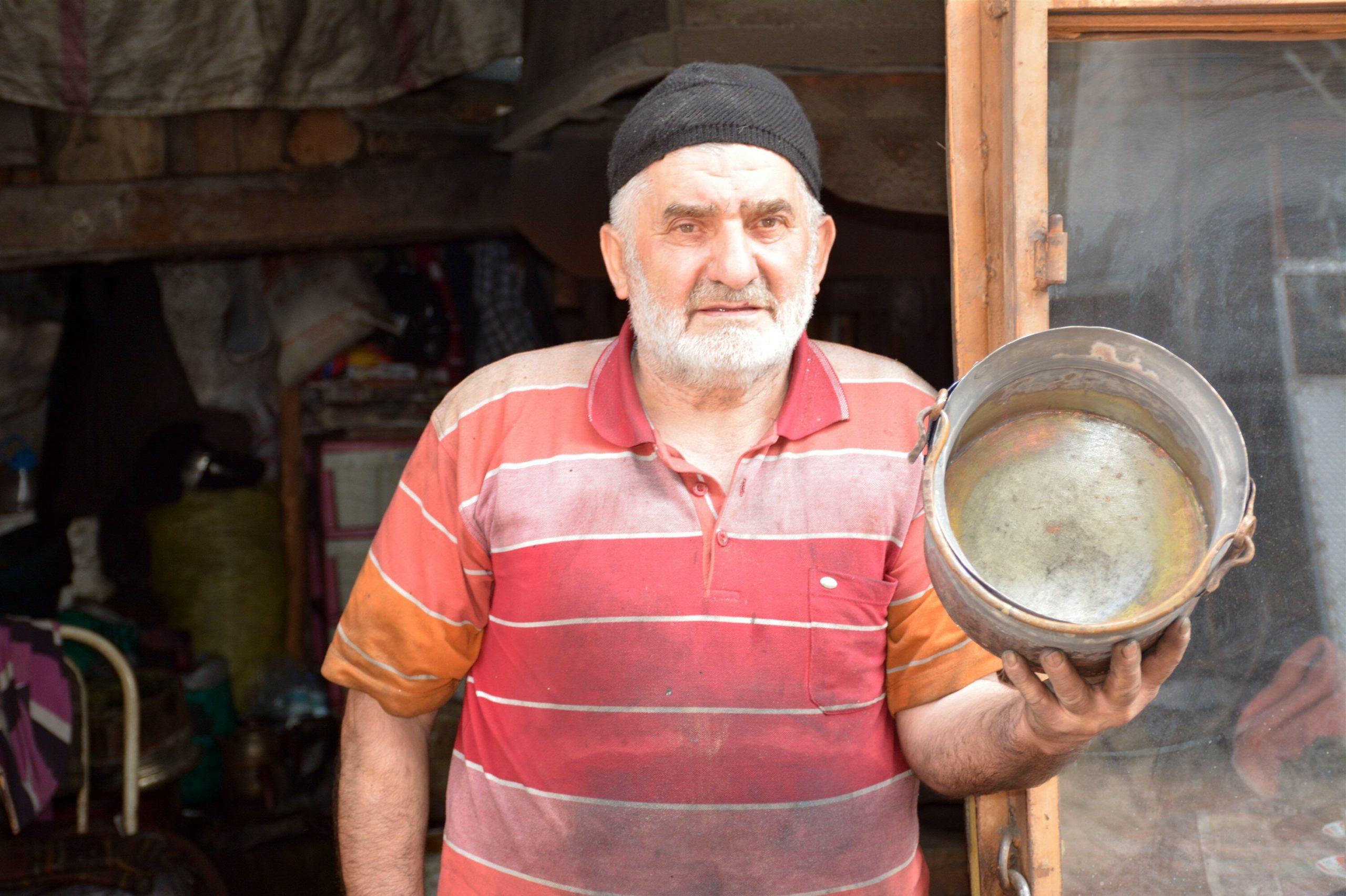 ZİLE’DE KALAYCILIK MESLEĞİ ASIRLARDIR DEVAM EDİYOR