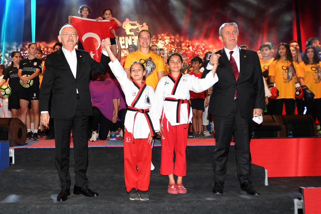 ‘BAŞKENT SPOR ZİRVESİ’ BİNLERCE SPORCU VE BAŞKENTLİYİ BİR ARAYA GETİRDİ