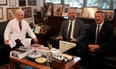 Başkan Sargın, Prof. Dr. Mehmet Haberal&#39;ı makamında ziyaret etti - 10 Mart  2020, 19:17