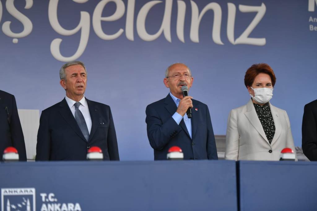 “BİZİM BELEDİYECİLİK ANLAYIŞIMIZ BETONU DEĞİL İNSANI, GÖKDELENİ DEĞİL GÜNEŞİ ÖNCELER”  “ANKARA’DA 3 MİLYAR 200 MİLYON LİRALIK YATIRIM YAPTIK”