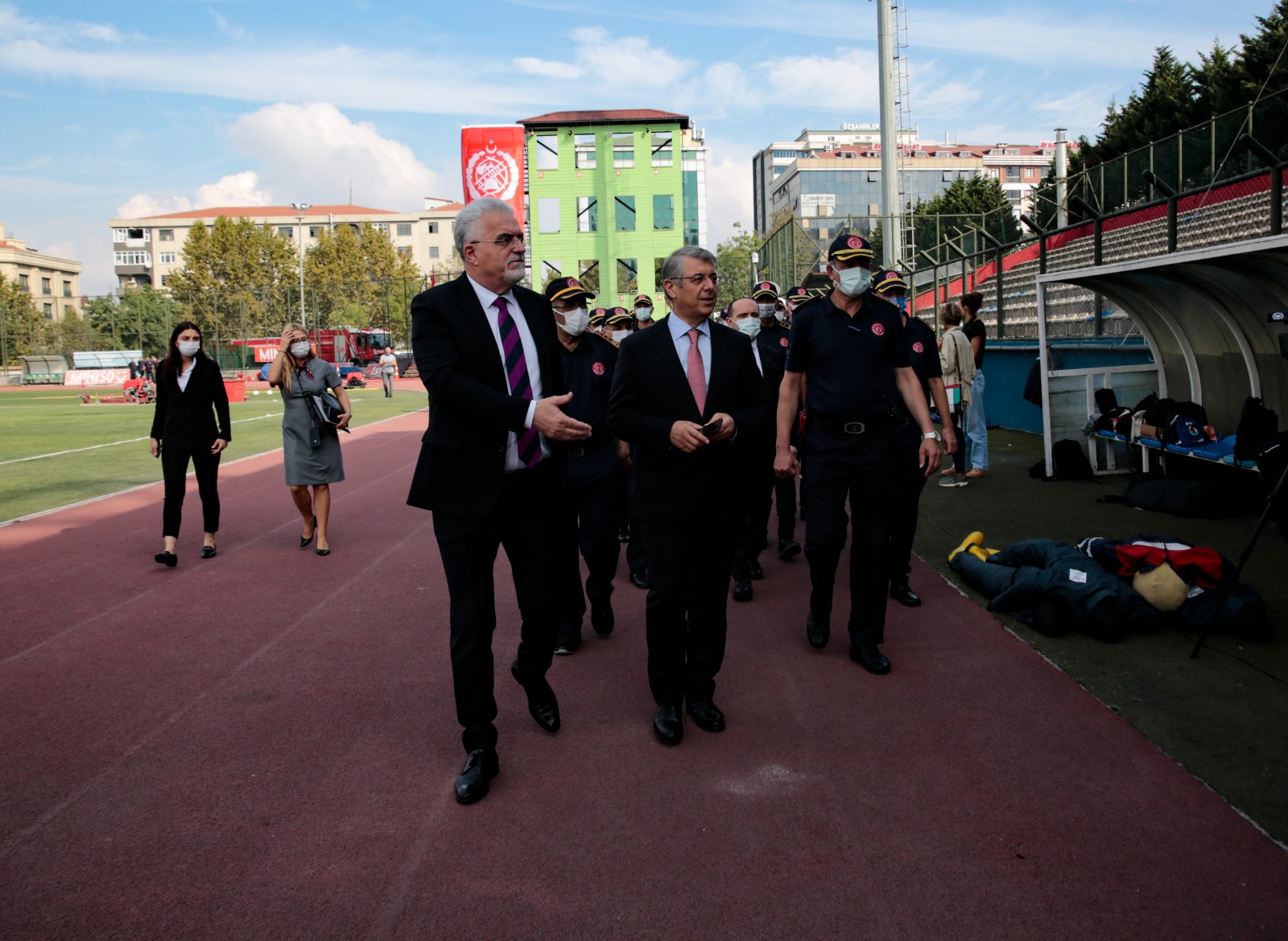 37’Sİ KADIN, 208 İTFAİYECİ MEZUN OLDU